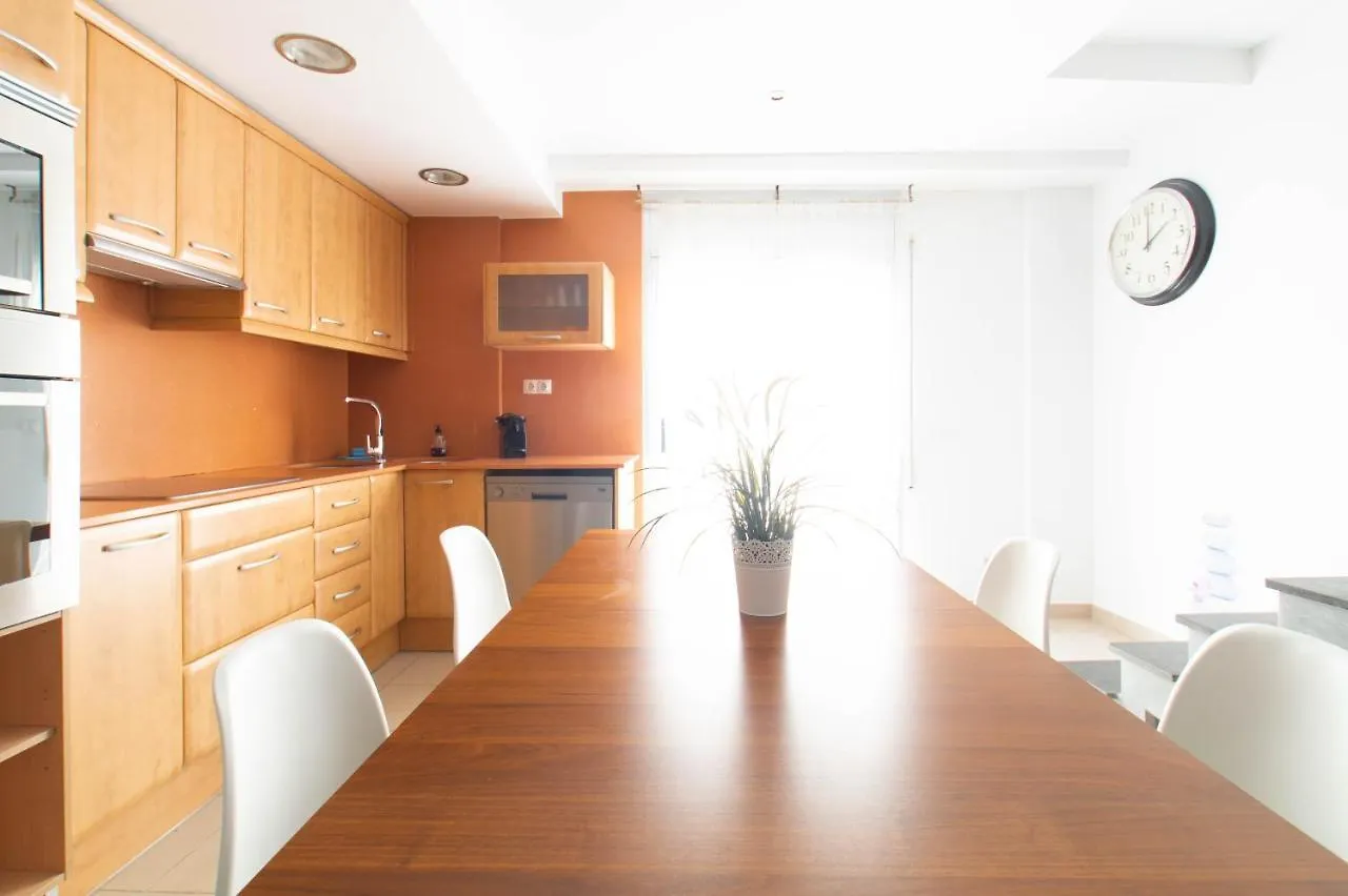 דירות ז'ירונה Sand Bay Beach Duplex